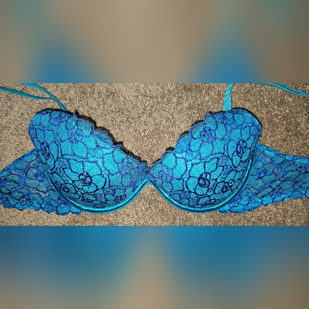 Victoria Secret Push Up Bra 34 D